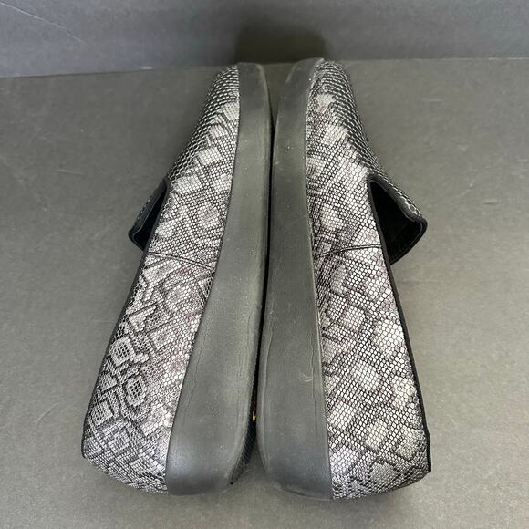 Fitflop Women size 11 Audrey Python Snake Embossed Leather Slip On Shoes m97-001 - Picture 8 of 11